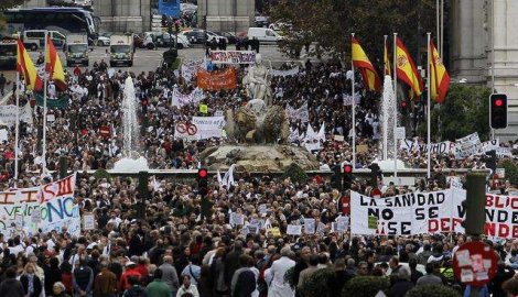 289547_spanija-lekari-demonstracije-mere-stednje2-ap_f