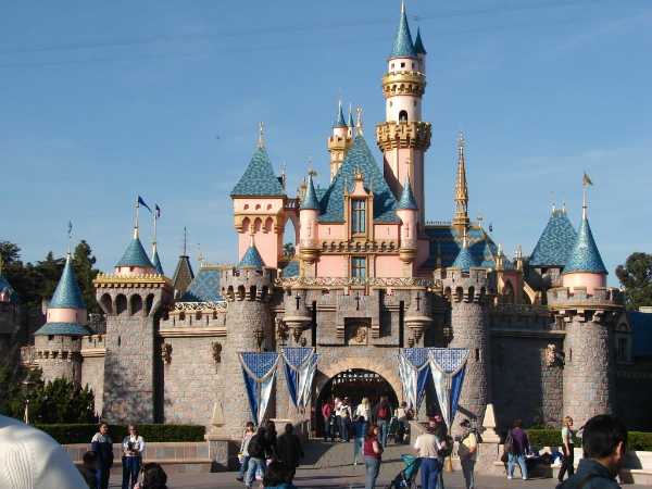 disneyland-castle