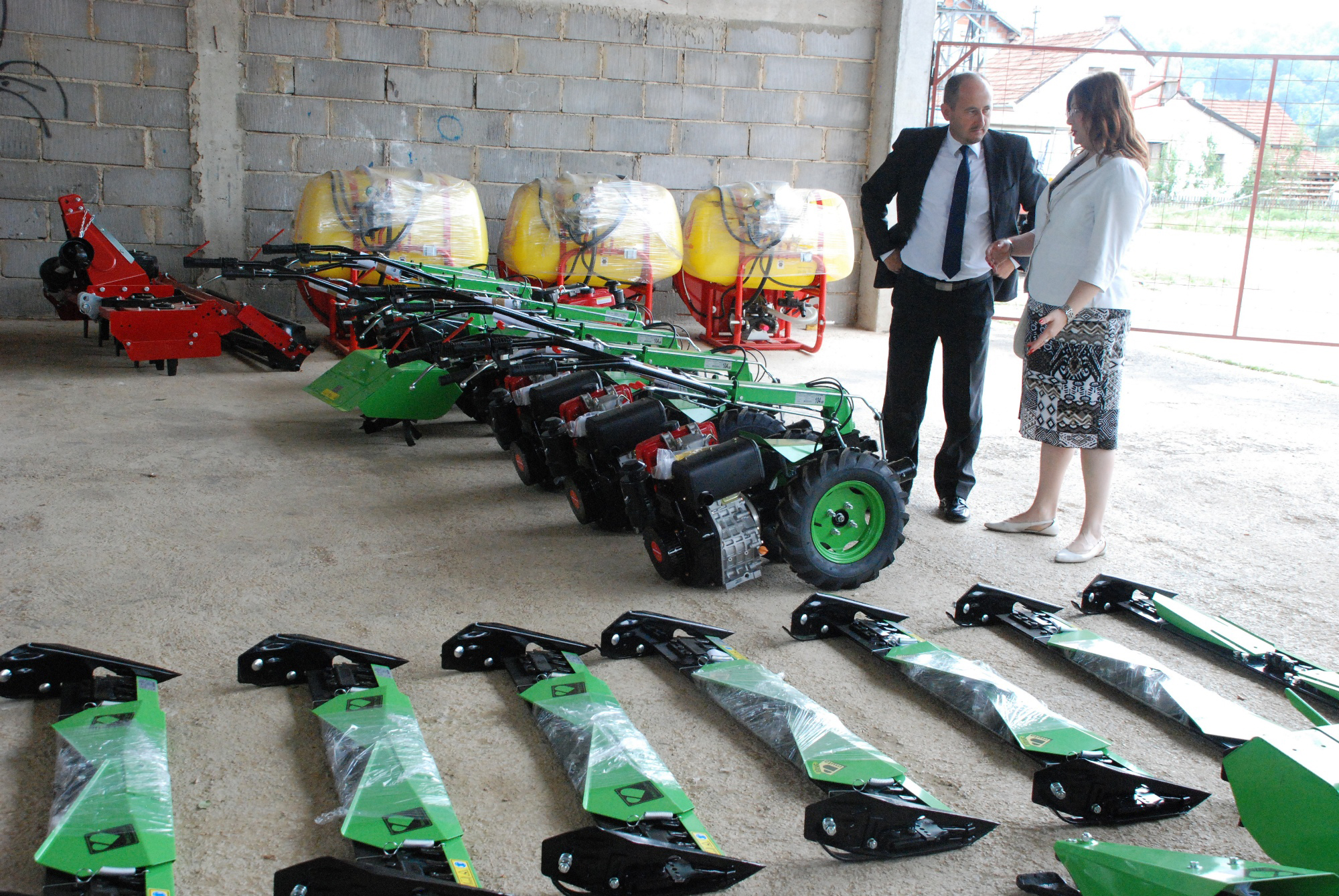 Оштра Лука - уручена пољопривредна