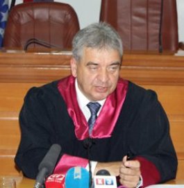 selman ustavni sud